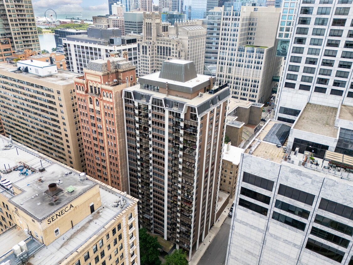 Foto principal - 201 E Chestnut St