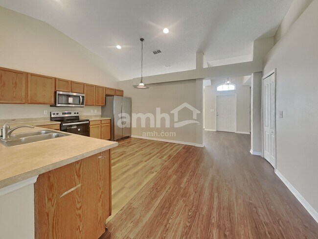 Building Photo - 10072 Lancashire Dr