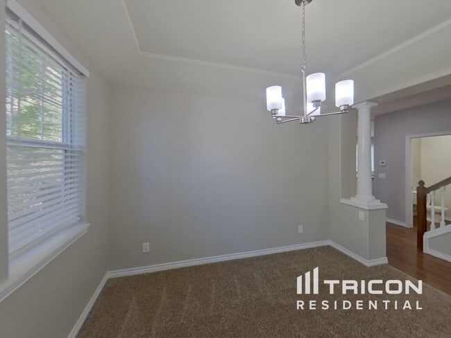 Building Photo - 16050 SW Loon Dr