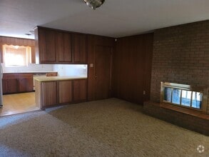 Building Photo - 2211 S Union Ave