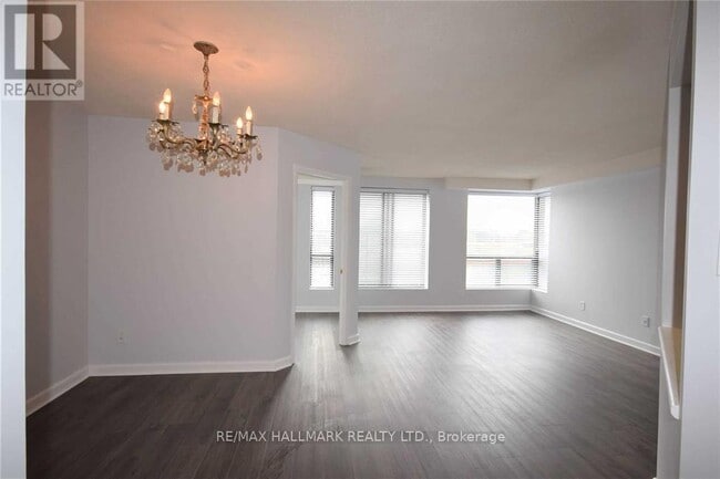 Building Photo - 500-500 Glencairn Ave