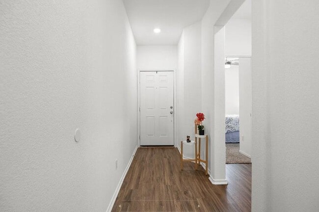 Building Photo - 104 Blue Blaze Trl