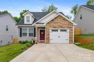 Building Photo - 212 Rockrose Ct