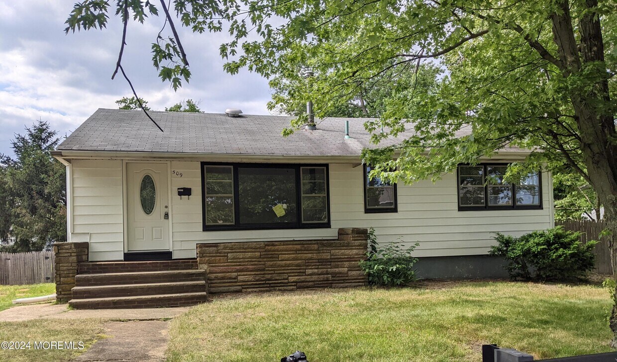 Primary Photo - 509 Stone Rd