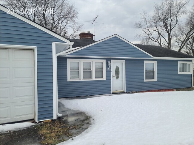 Building Photo - PARK FOREST 3 BEDROOM SFR