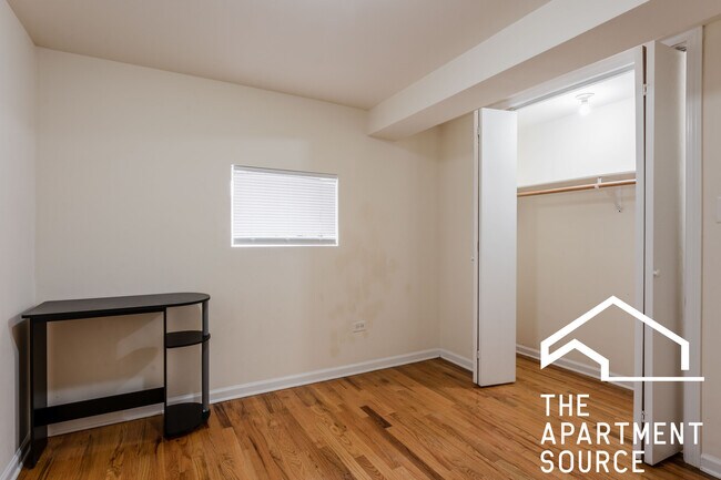 Building Photo - 6535 N Mozart St