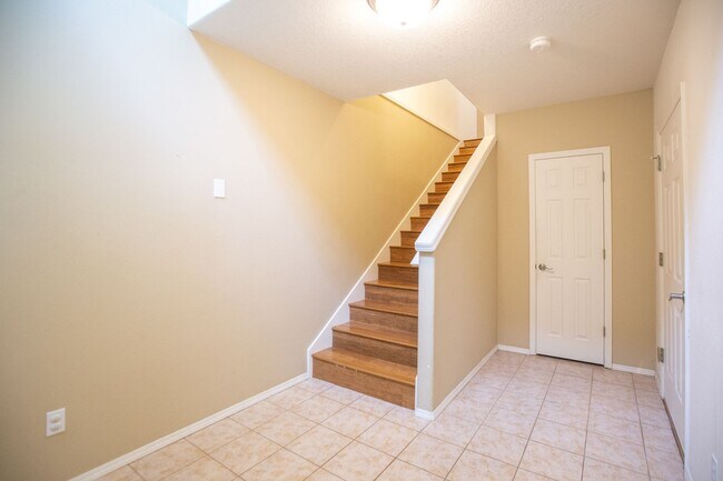 Building Photo - 11370 SW Thunder Terrace