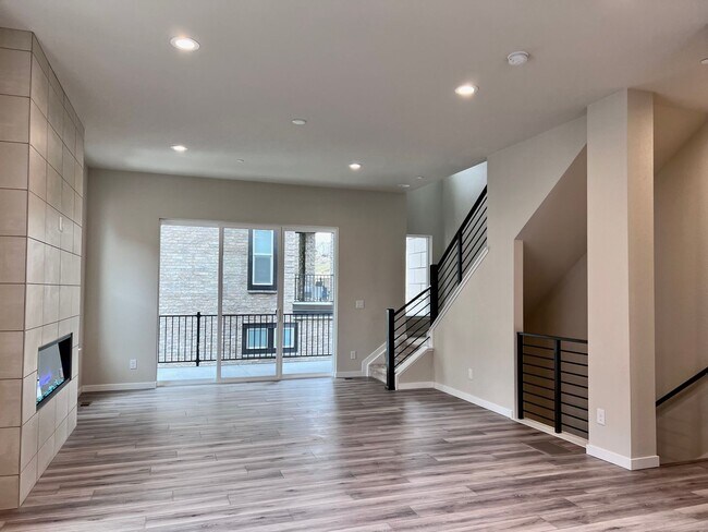 Building Photo - Welcome to Downtown Superior!! Make this L...
