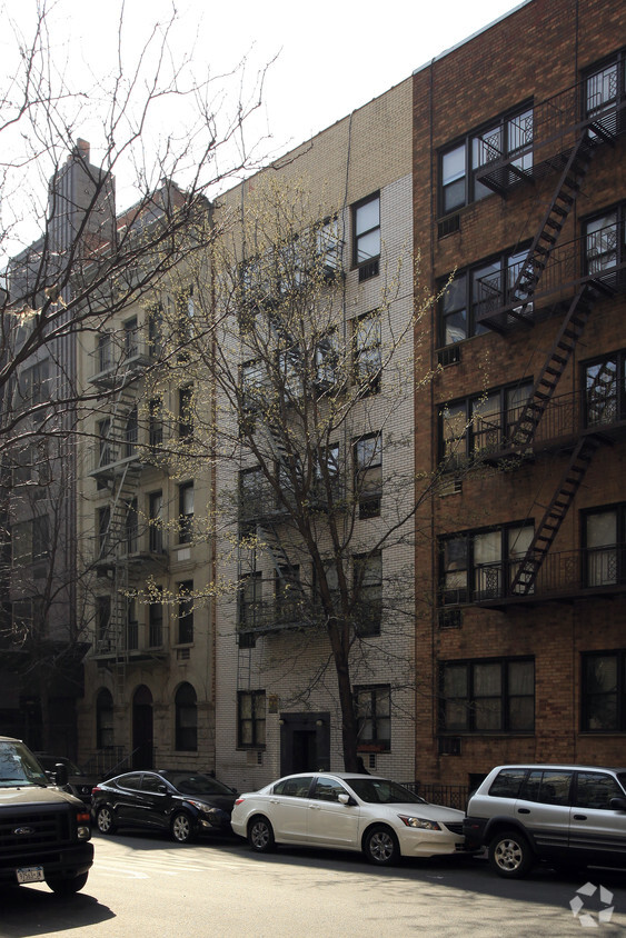 Building Photo - 416 E 81st St