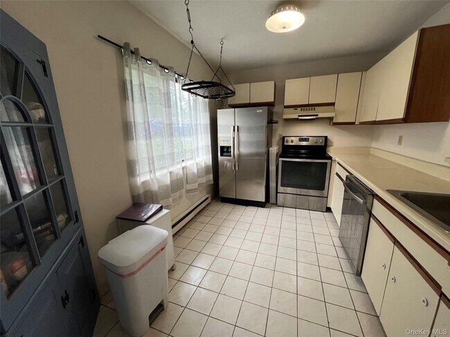 Foto del edificio - 24 Hudson Heights Dr