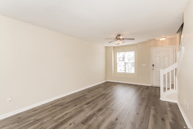 Building Photo - 17113 Greenlawn Hills Ct