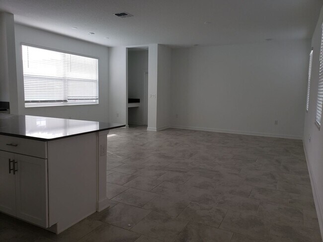 Foto del edificio - Bridgewalk Corner Lot Home with Wooded View and Solar Panels