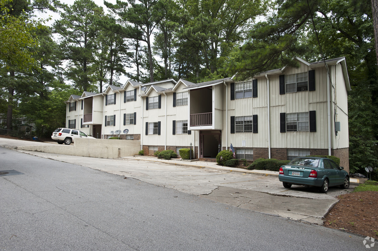 Foto del edificio - Pine Forest Apartments