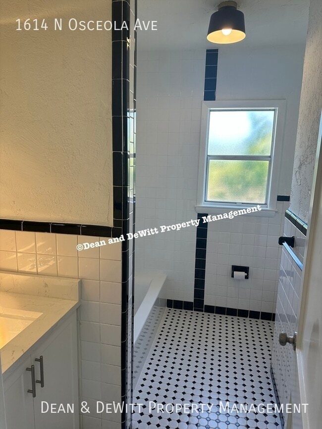 Building Photo - 1614 N Osceola Ave