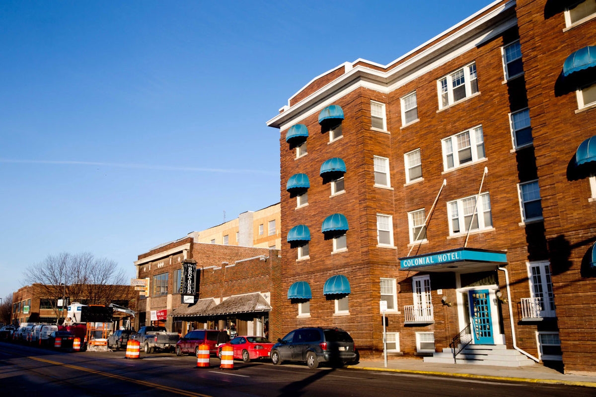 Primary Photo - Colonial Hotel Apartments