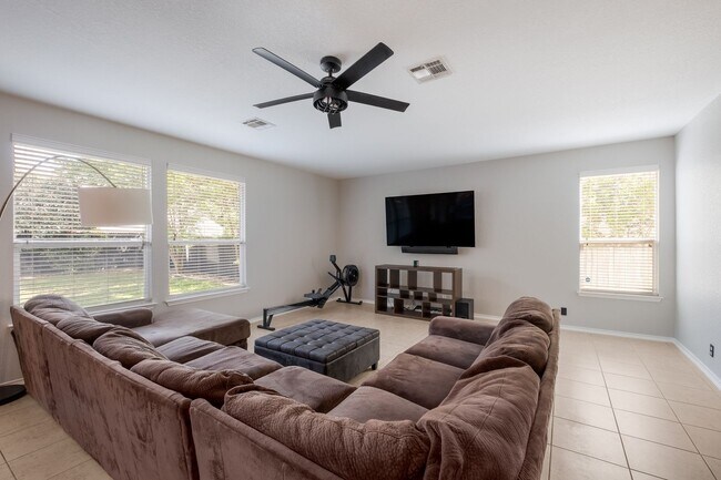 Foto del edificio - Gated Community Home with Hot Tub