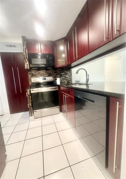 Foto del edificio - 717 Gardens Dr