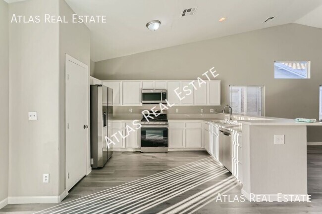 Building Photo - AVAILABLE NOW! | BEAUTIFUL Single-Story, 3...