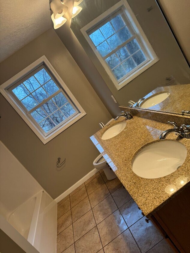 Foto principal - 13-15 Westwood Drive