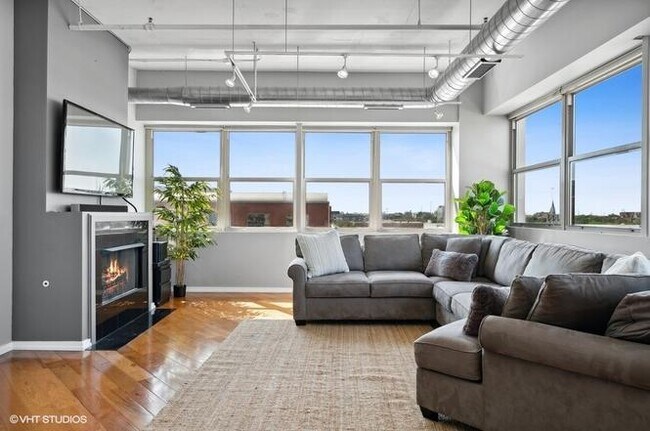 Foto del edificio - 500 S Clinton St