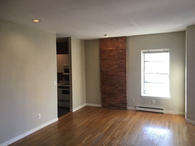 Building Photo - 150 Chandler St