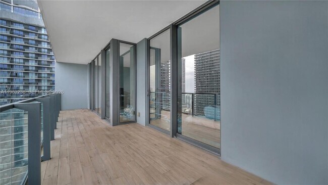 Foto del edificio - 88 SW 7th St