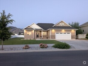 Building Photo - 1838 N 400 W