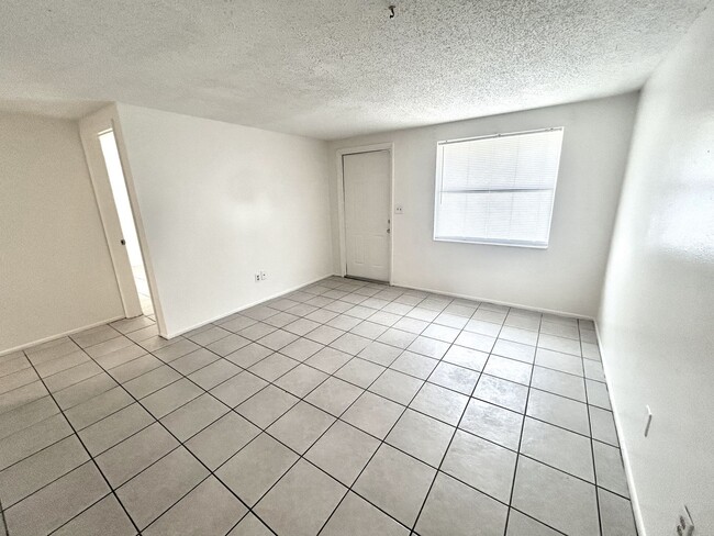 Building Photo - 5723-5725 9th Street Circle East