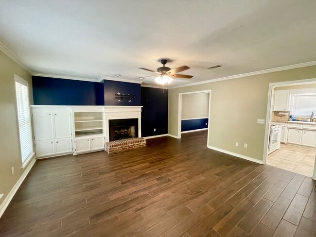 Foto del edificio - 503 Brookstone Dr