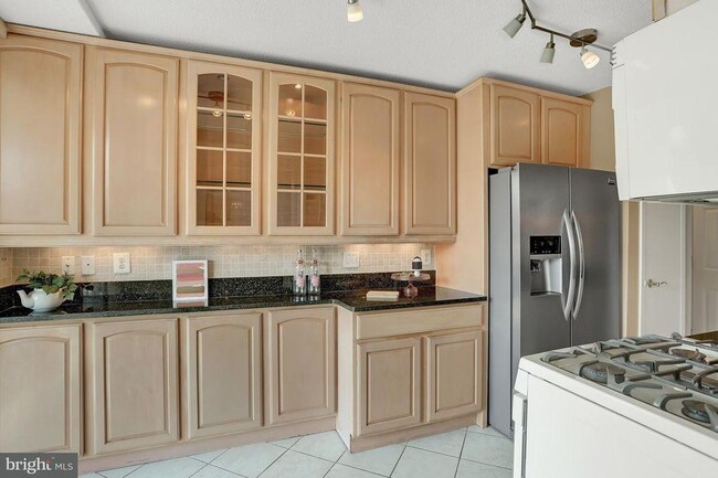 Building Photo - 501 Slaters Ln