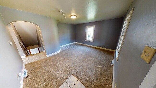 Foto del edificio - 4 Bedroom / 1 Bath Home For Rent!