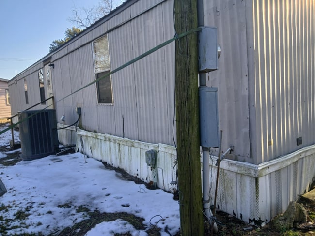 Building Photo - 203 Pawpaw St