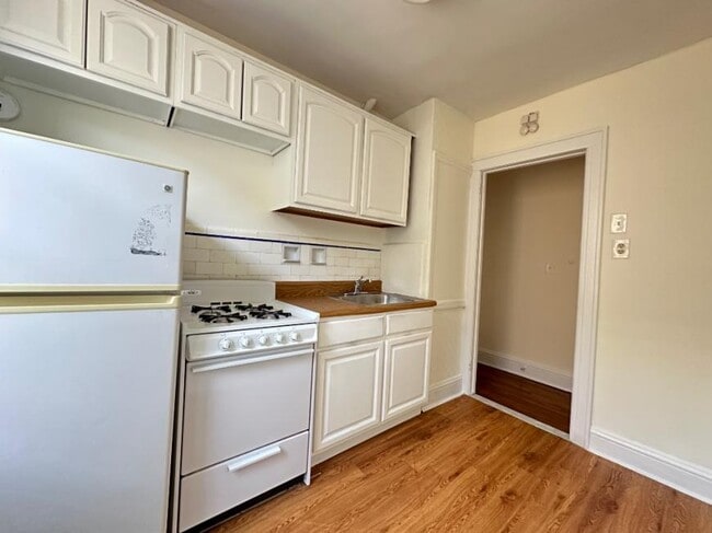 Building Photo - 1 bedroom in ASTORIA NY 11102
