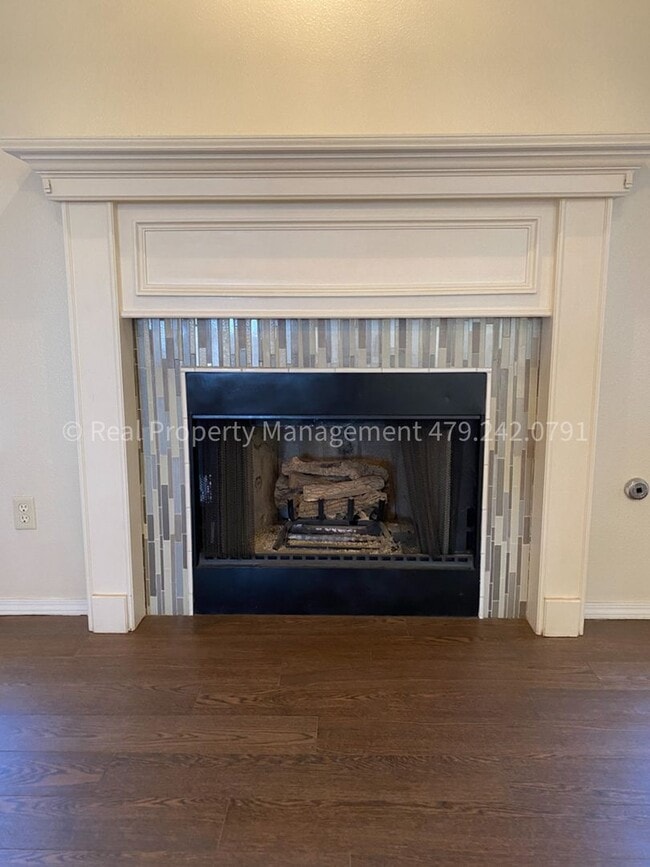 Building Photo - 6005 Sandy Parker Ct