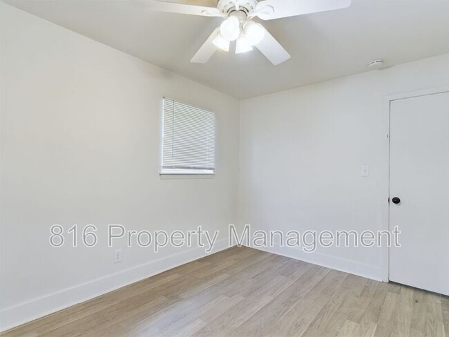 Foto del edificio - 15411 Barat Ave