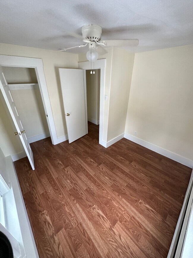 Building Photo - Must See 3-Bedroom home in quiet neighborh...