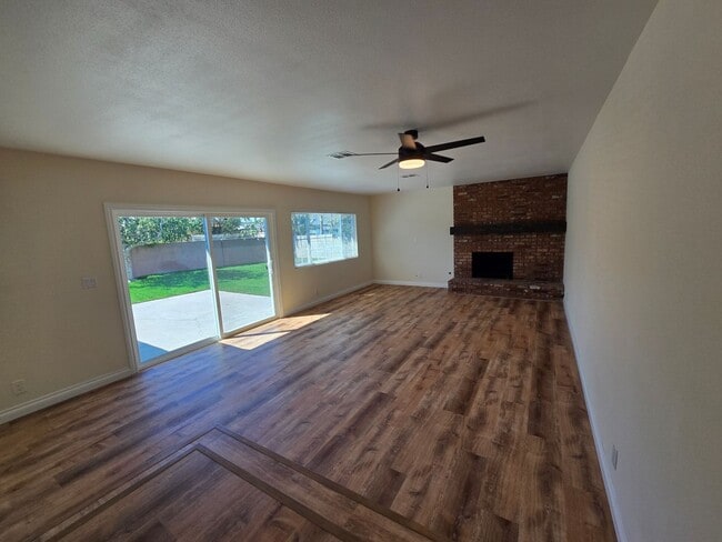 Building Photo - Spacious and Highly Upgraded 3 bedroom Hom...