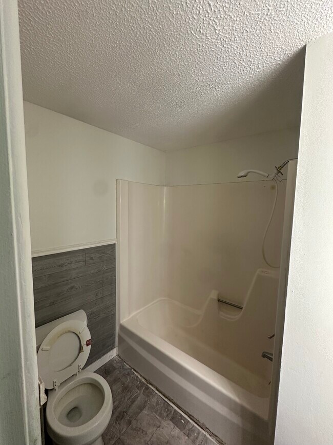 Foto del edificio - 48 Burgundy Hill Ln