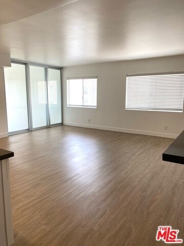 Foto del edificio - 435 N Oakhurst Dr