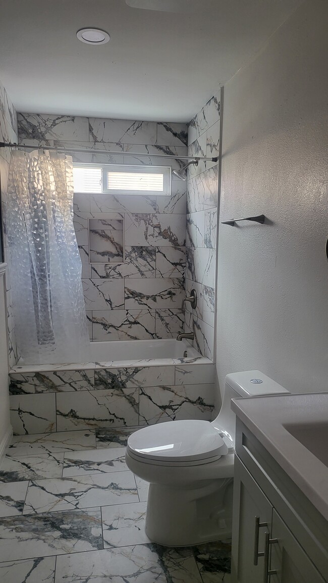 Foto del edificio - 3236 W 59th St