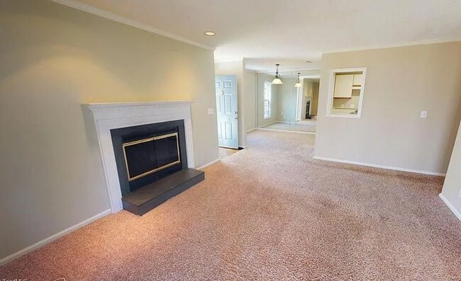 Living room - 648 Balfour Rd