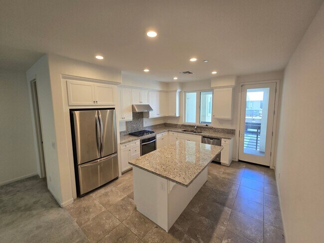 Building Photo - Beautiful 2 Bedroom 2 Bath Townhome in Dublin