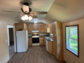 Building Photo - 221 E 1st St