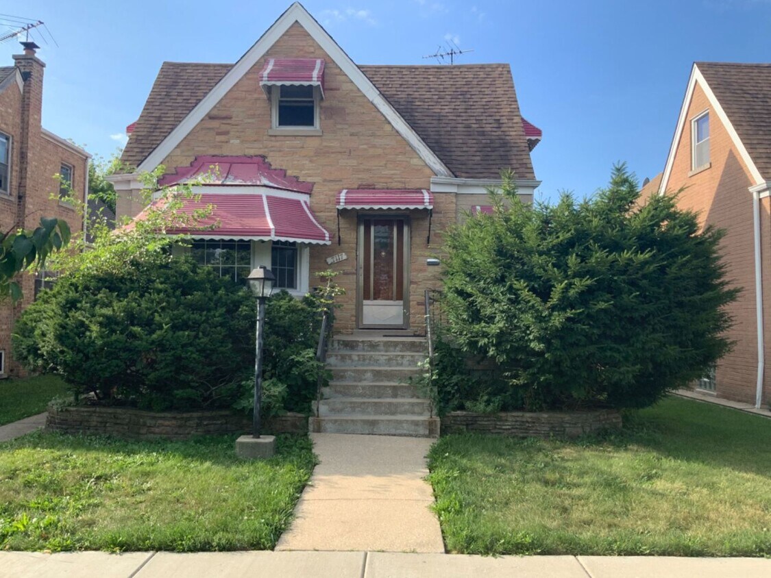 Foto principal - 7117 W Armitage Ave