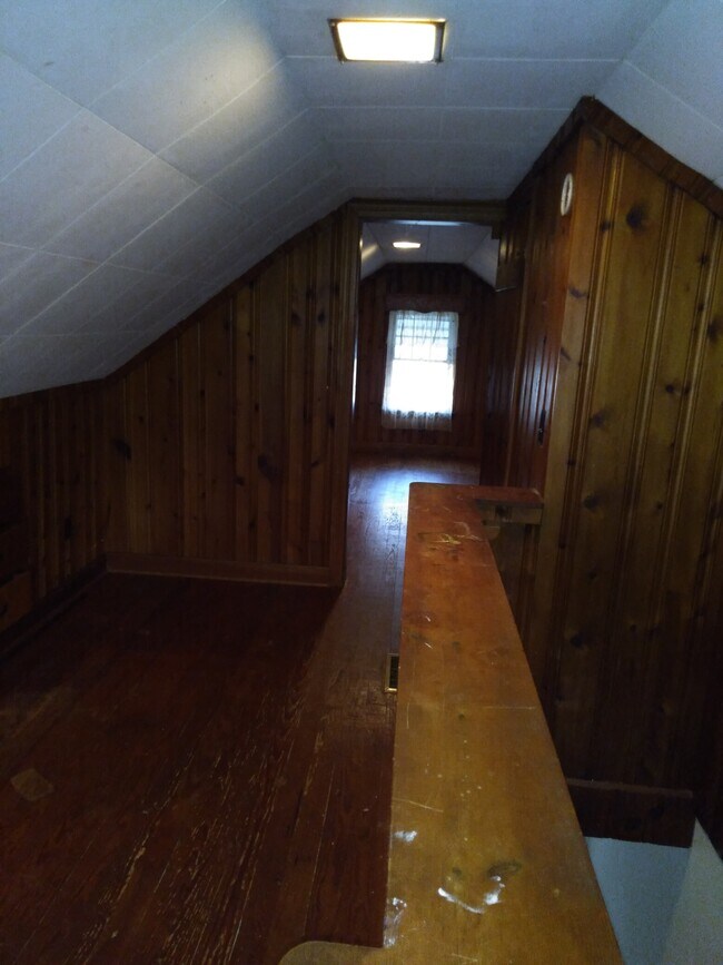 master bedroom - 220 S Dunlap Ave