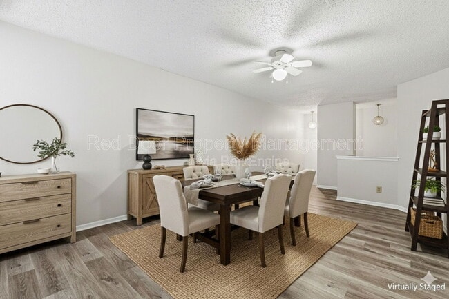 Foto del edificio - 2249 Collins Way