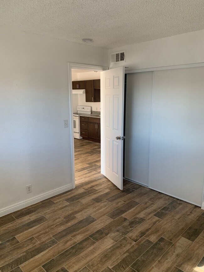 Building Photo - 1 Bedroom 1 Bath In Central Las Vegas Newly Renovated