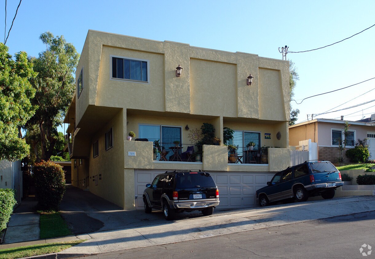 Building Photo - 309 W Palm Ave