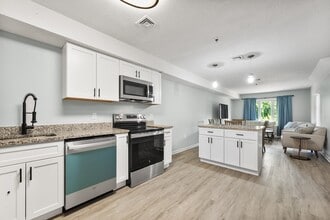 Building Photo - 4 Duck Pond Rd