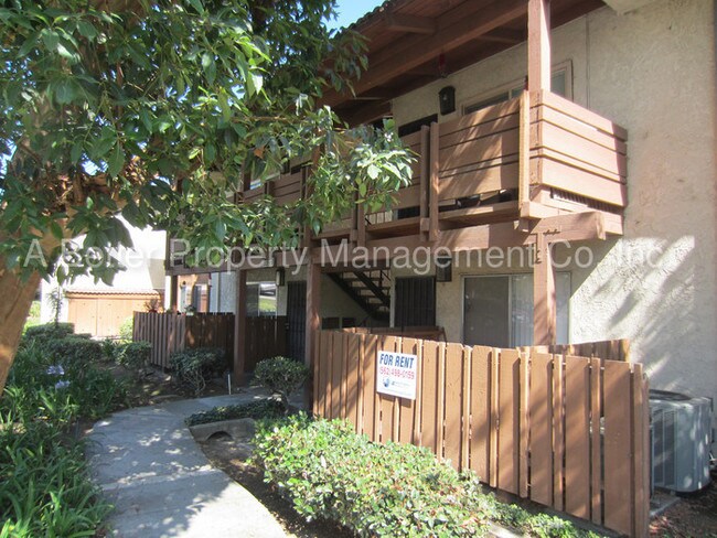 Building Photo - 3727 Country Club Dr